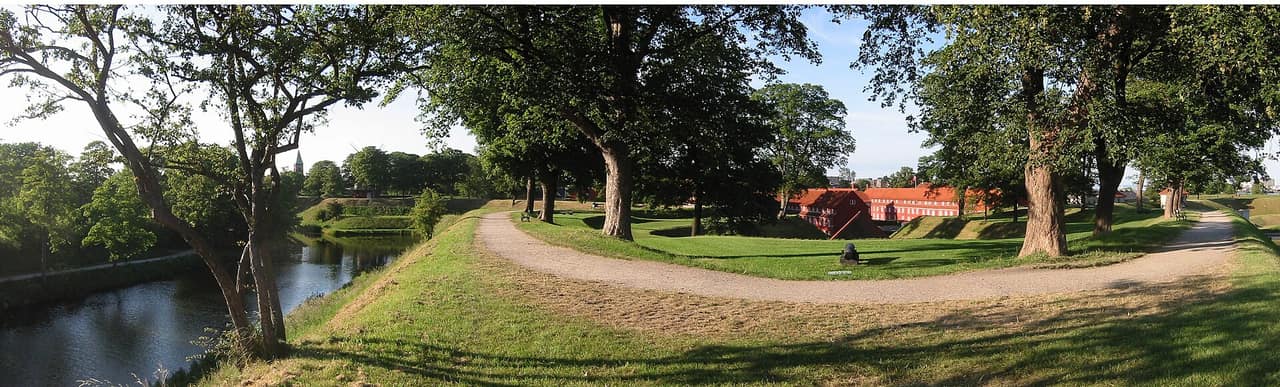 Voldgrav omkring Kastellet