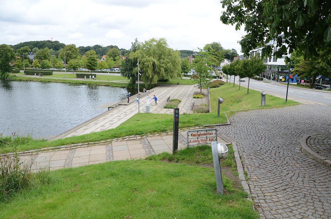 Slotssøen i Kolding med grønne bredder