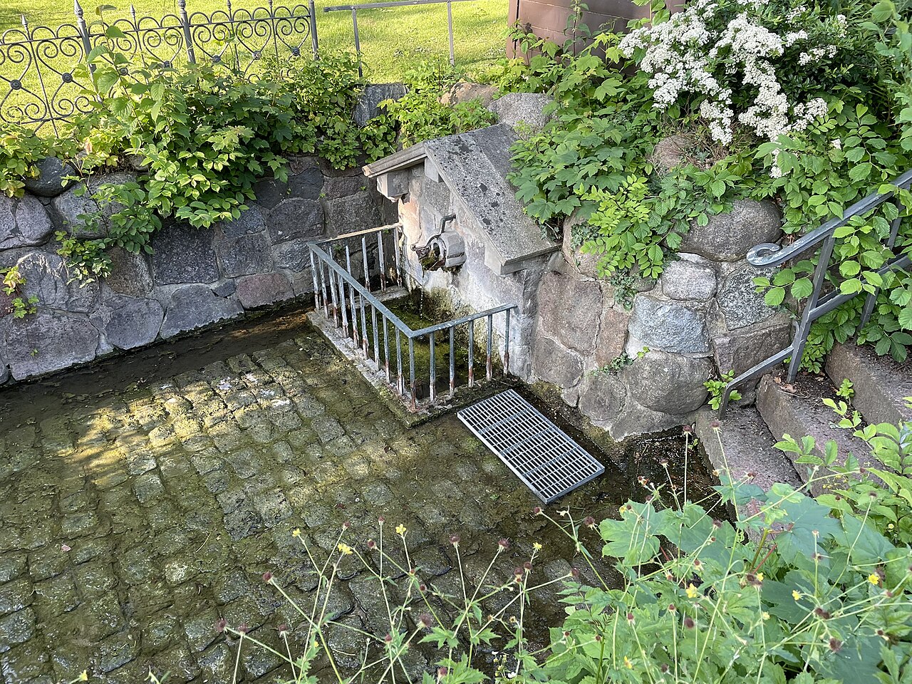 Klosterkilden i det grønne ved Roskilde
