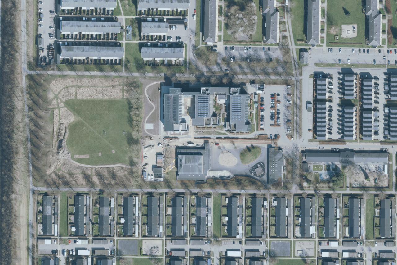 Luftfoto over Rønnevangsstrøget i Taastrup